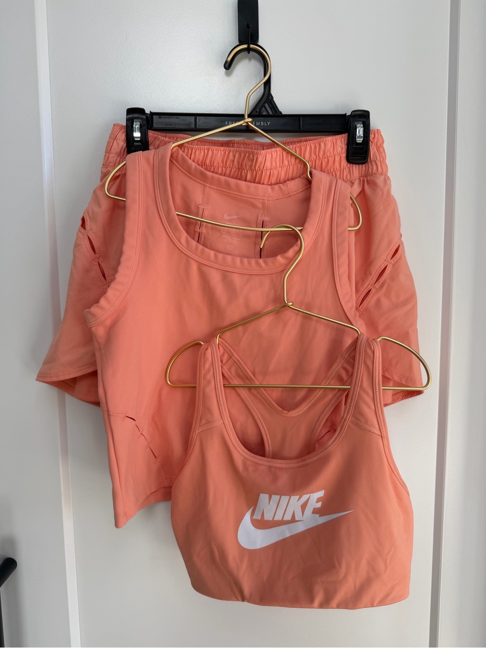*SET* Nike Coral S Athletic Tank, M Bra, and M Shorts